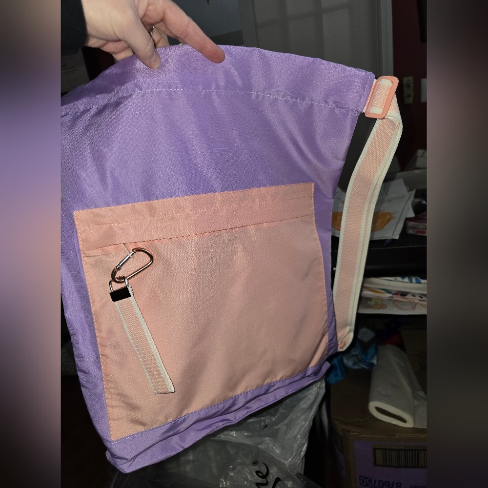 Thirty-One essential cinch sac in purple and pink